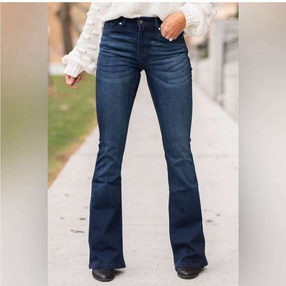 LIKE NEW KanCan Flare Bootcut Jeans Dark Wash Size 13/30 Stretchy Long - Picture 4 of 7